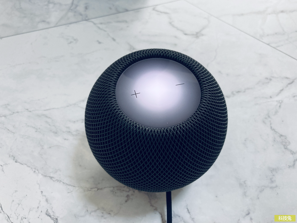 Homepod mini 開箱，外觀、價格、產品內容物！設定教學（黑）