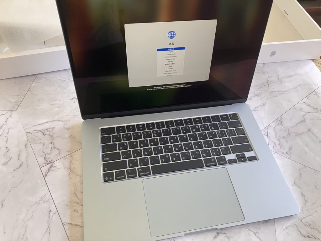 Macbook AIR M4 15吋天藍色開箱:2025 性價比最高 MAC 筆電! Macbook AIR M4 15吋天藍色開箱:2025 性價比最高 MAC 筆電!